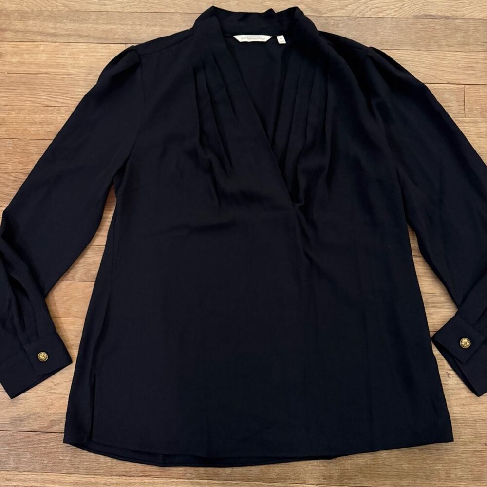 NWOT Soft Surroundings black long sleeve V-neck blouse shirt top - medium M
b68
